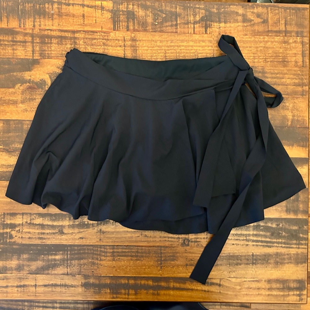 🎾 Halara 🎾 Asymmetrical Wrap Mini Skort - L